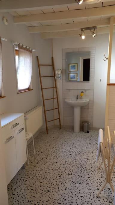 Le Logis De La Tour Villa Loudun Eksteriør bilde