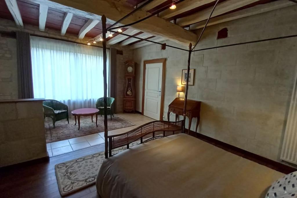 Le Logis De La Tour Villa Loudun Eksteriør bilde