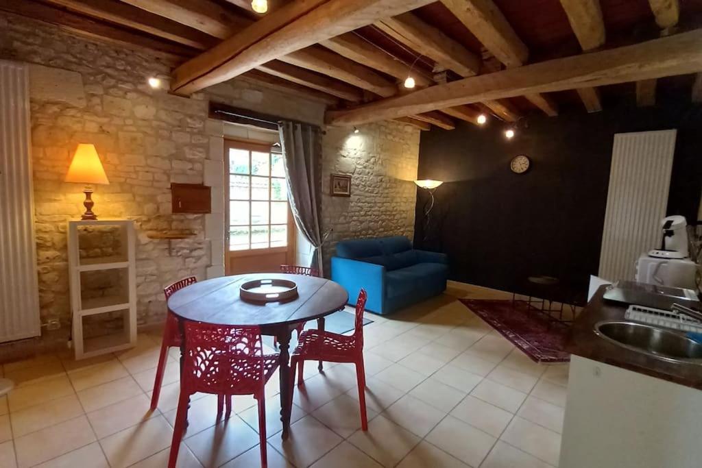 Le Logis De La Tour Villa Loudun Eksteriør bilde